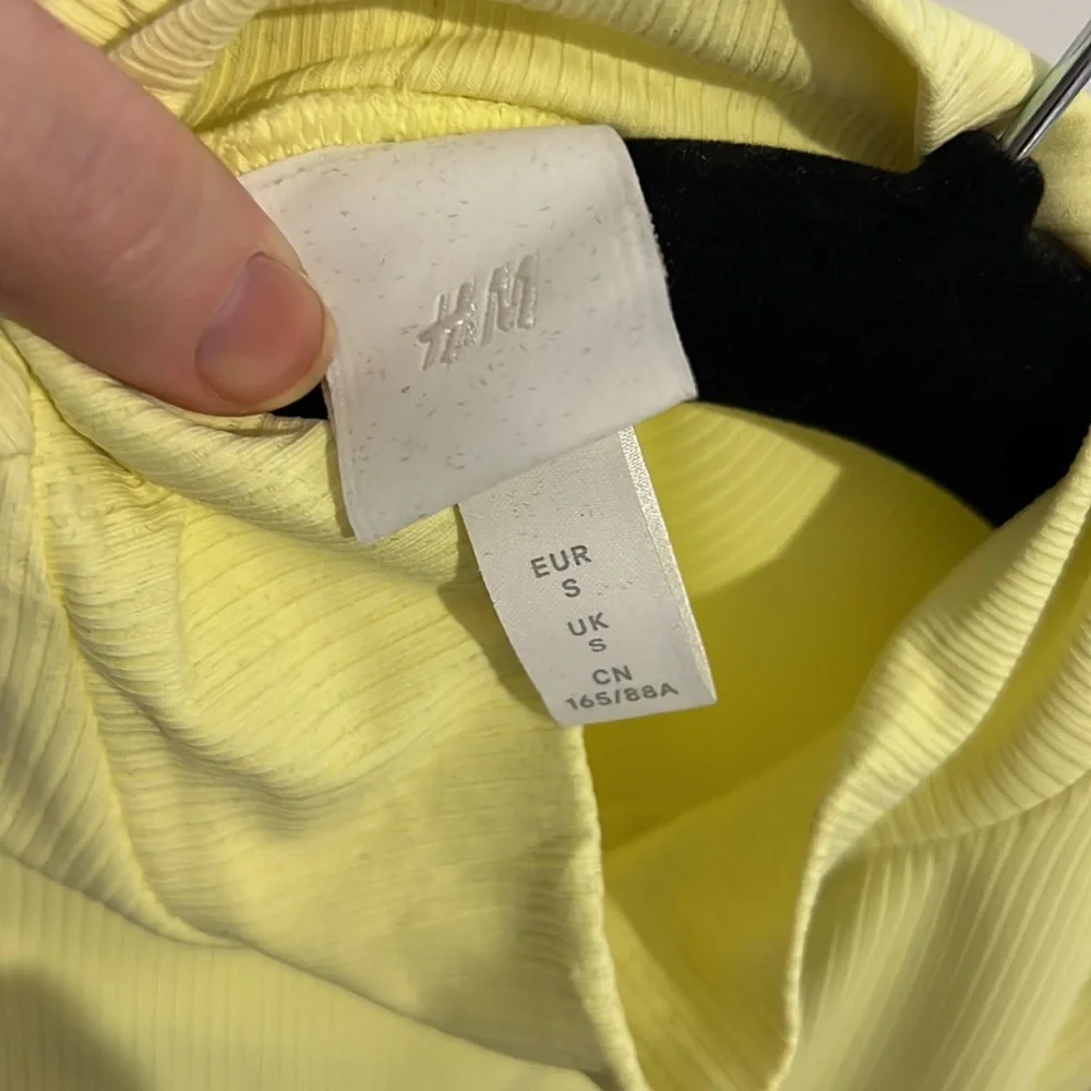 H&M bodysuit - Picture 4 of 5